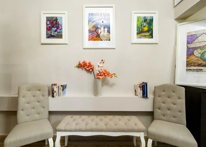 Clicktheflat Palace Of Culture Art Apartment